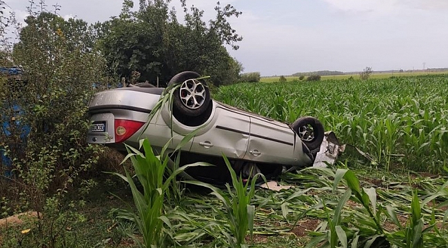 Alaçam’da otomobil takla attı