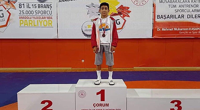 Alaçamlı güreşçi üçüncü oldu