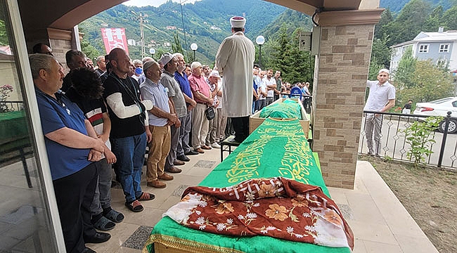 Eşine ve oğluna veda