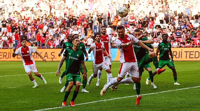 90+3'te 3 puan geldi