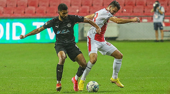 FAVORİLER SINIFTA KALDI!