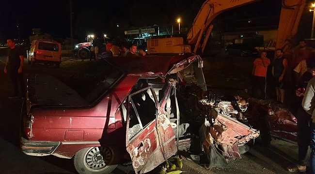 Fındık işçilerini taşıyan minibüs ile otomobil çarpıştı  2 ÖLÜ, 4 YARALI