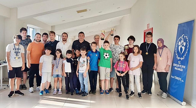 Hızlı satrancın şampiyonları