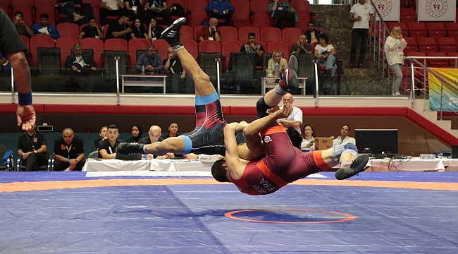 Minderde madalya savaşı