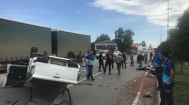 Pikap takla attı: 2 yaralı