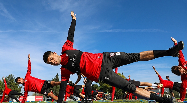 Ali yerini garantilemek istiyor