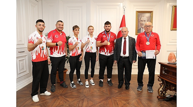 Demirtaş altınla ödüllendirdi