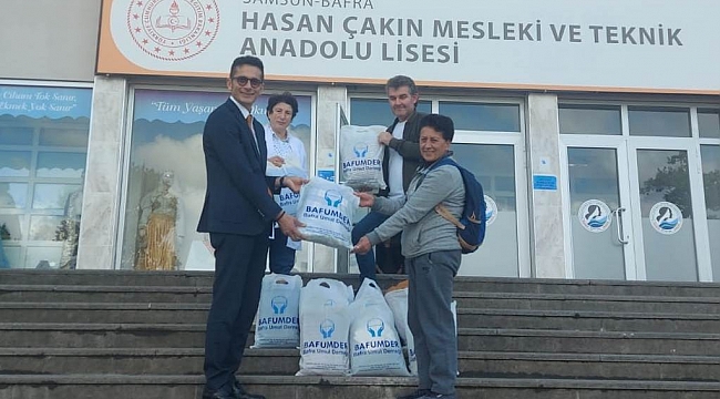 Dernekten öğrencilere destek