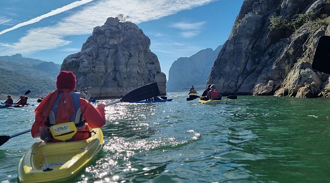 Kanocuların kamp macerası