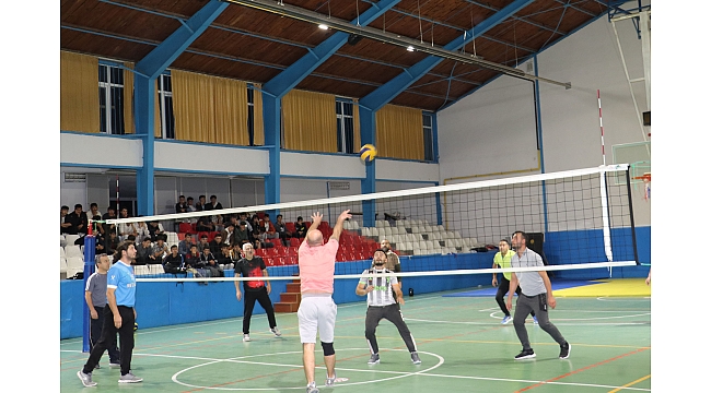 Müdürlükler filede kapıştı