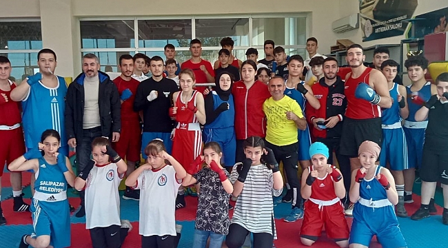 Boksörler hazırlık  maçında karşılaştı