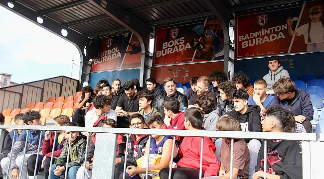 Deryal, basketbolcularla buluştu