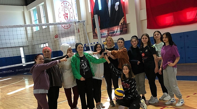 ‘Evinin Sultanları’ sahaya indi