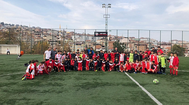 İstiklalspor’un futbolcu ordusu