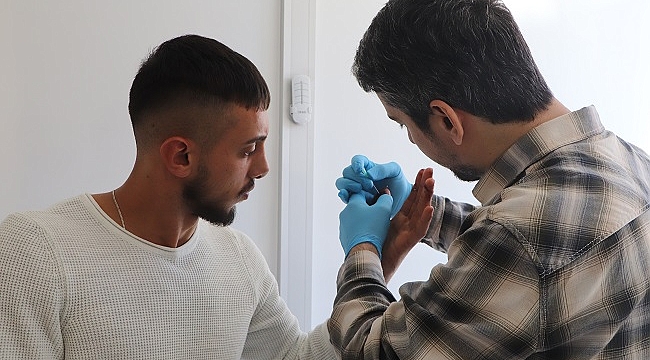 Kopan başparmağı yerine dikildi