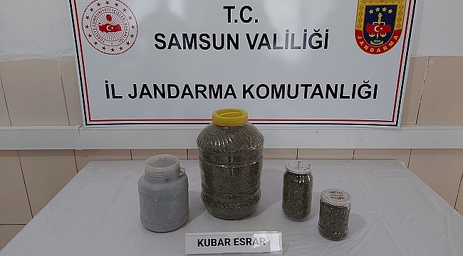 Turşu bidonlarında 1,5 kilo esrar