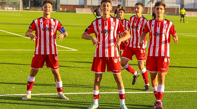 U17 fırtına gibi 8-0