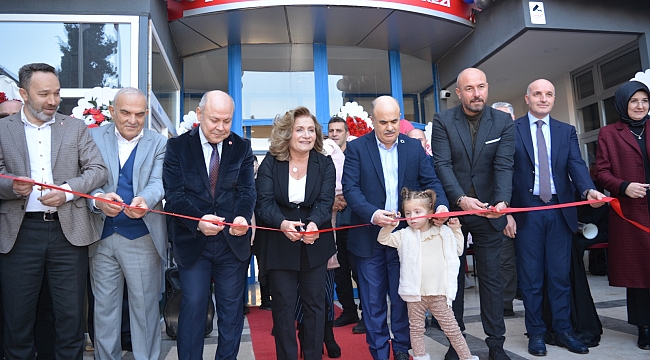 Akay Narin Özel Yaşlı Bakım  Merkezi’ne coşkulu açılış