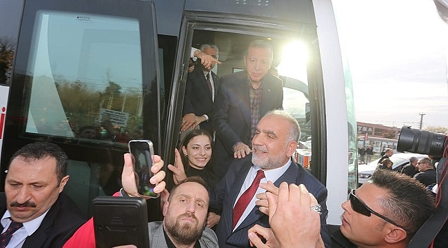 Bizler Cumhurbaşkanımıza sevdalıyız