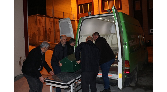 Evinde ölü bulundu