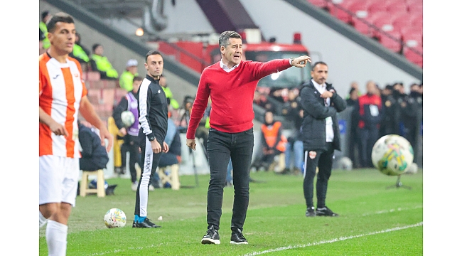 İNCE ELEYİP SIK DOKUYORUZ