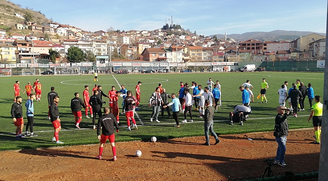 ‘Niksar'da organize bir tiyatro izledik’