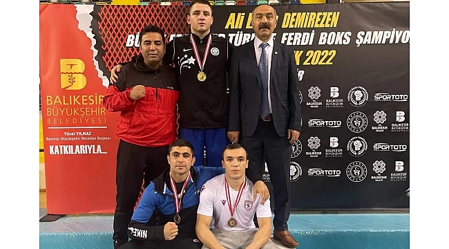 Samsunsporlu boksör  Türkiye üçüncüsü