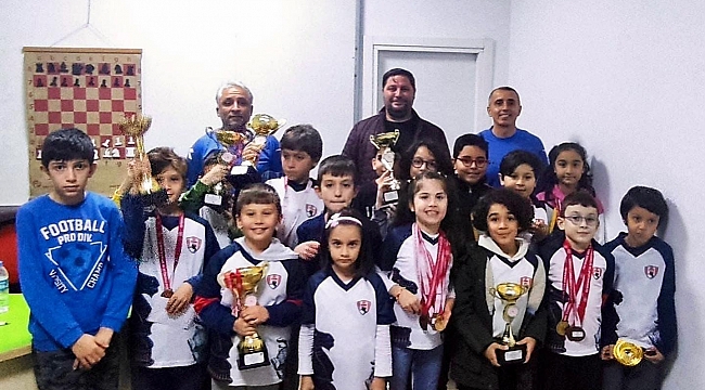 Satranççılarla buluştu