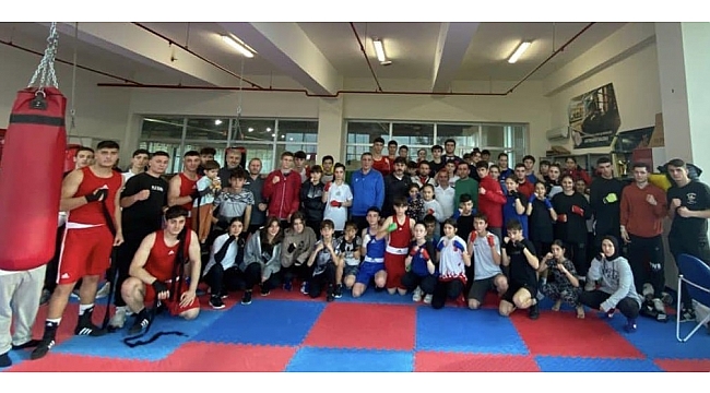 Yumruklar Salıpazarı’nda konuştu