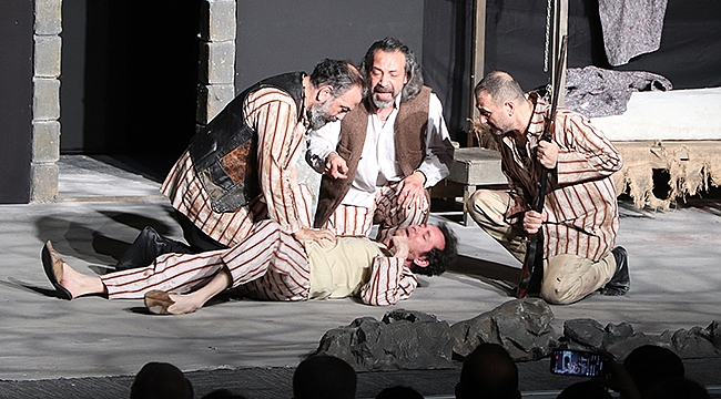 Bimarhane büyük alkış aldı