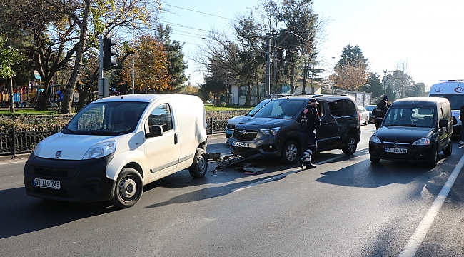 Kırmızı ışıkta kaza