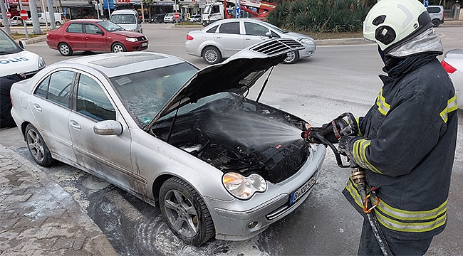 Seyir halindeki otomobilde yangın