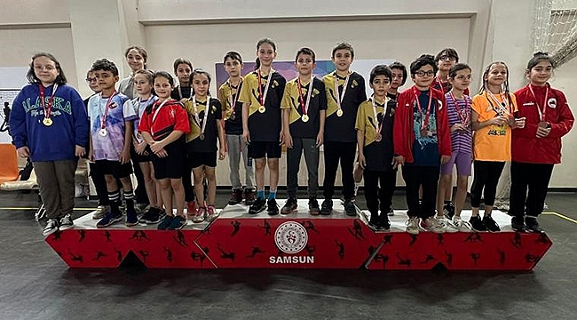 Badminton şenliği düzenlendi