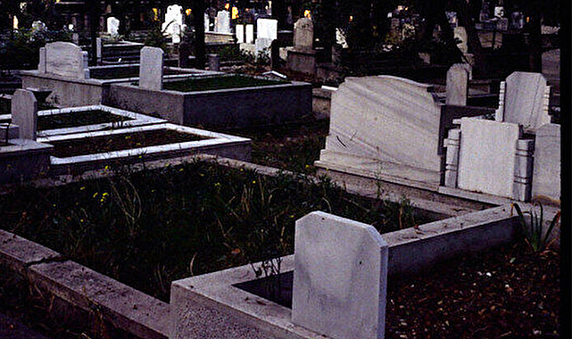 Bafra’da köy mezarlığında intihar