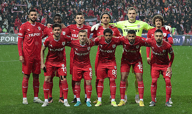 Futbolcular yardımlarını sürdürüyor