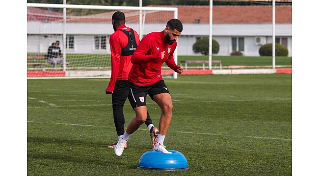 Gözler Benasser’de