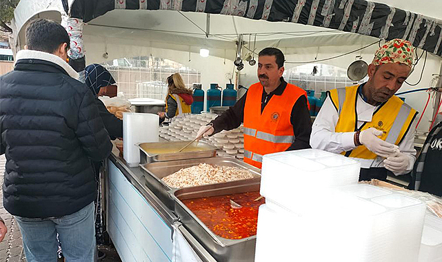 Her gün 5 bin kişiye iftar ve sahur