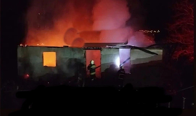 Kavak’ta müstakil ev küle döndü