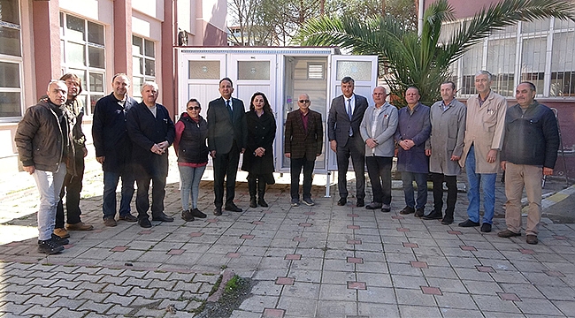 Meslek lisesinden seyyar tuvalet