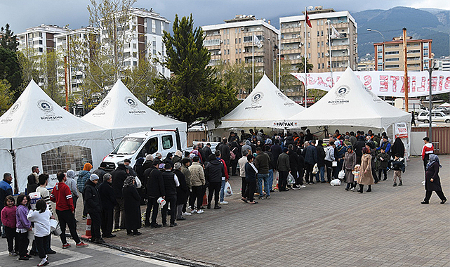 Afetzedelere yaslanacak omuz olduk