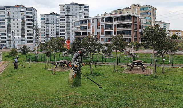 Atakum’un parklarında bahar temizliği