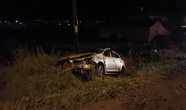 Bafra'da devrilen otomobildeki 2 kişi yaralandı