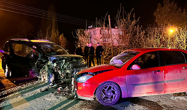 Bafra’da iki araç çarpıştı: 6 kişi yaralandı