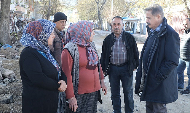 Başkan Deveci deprem bölgesinde yaraları sardı