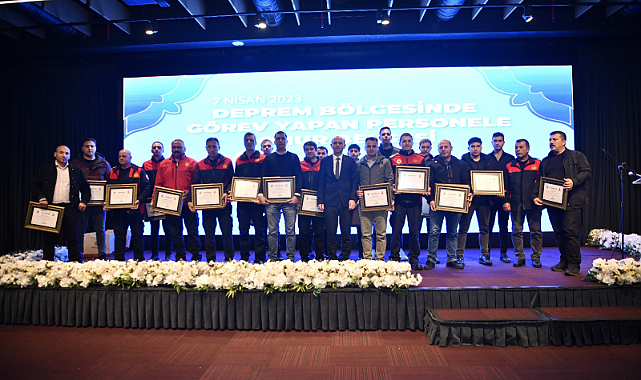 Deprem bölgesinde görev yapan personele 'Onur Belgesi'