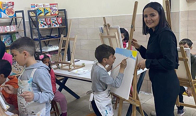 Depremzede çocuklara destek