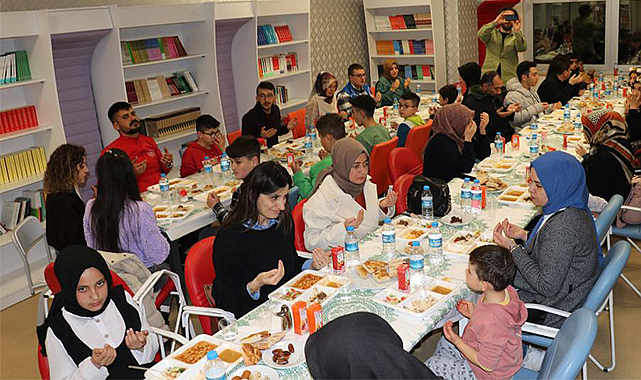 Depremzede ve huzurevi sakinlerine iftar