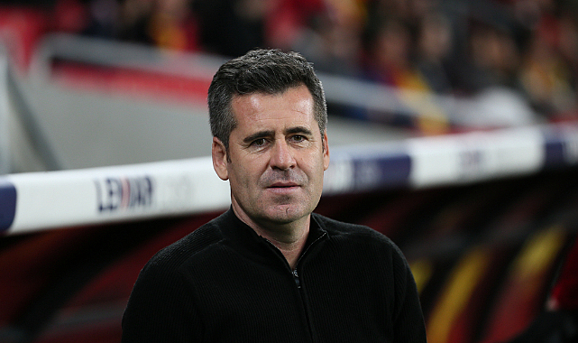 Eroğlu kırmızı kazağı çıkardı, büyü bozuldu!