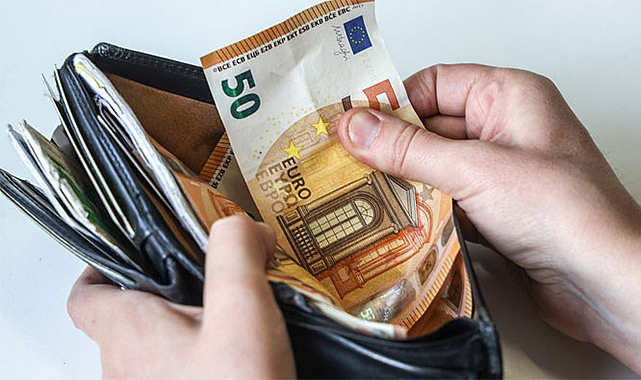Euro rekor tazeledi, zirveyi gördü
