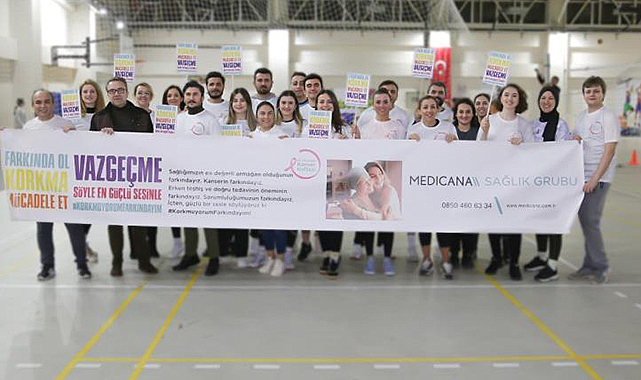 Hastane çalışanları kansere dikkat çekmek için voleybol maçı yaptı